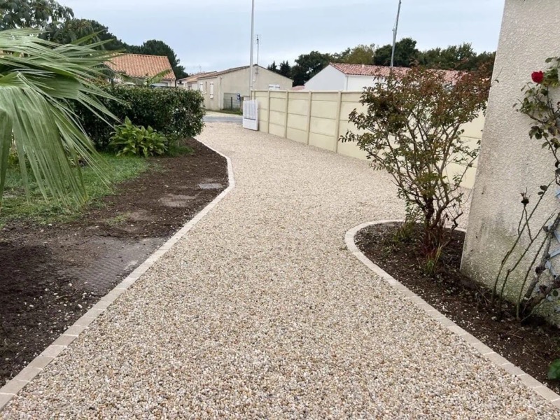 Allée en gravier décoratif